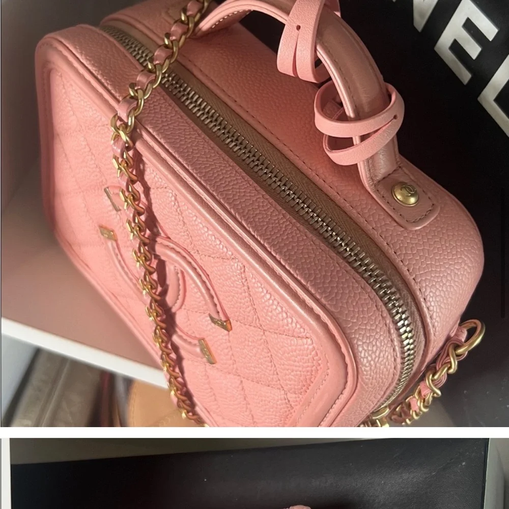 CHANEL Pink Quilted Vanity Camera Crossbody Bag with Matching Wallet - Picture 2 of 9
